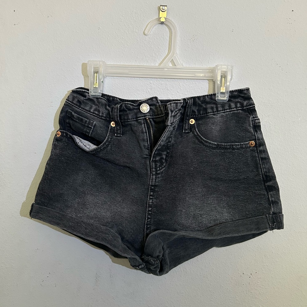 black mid rise denim shorts